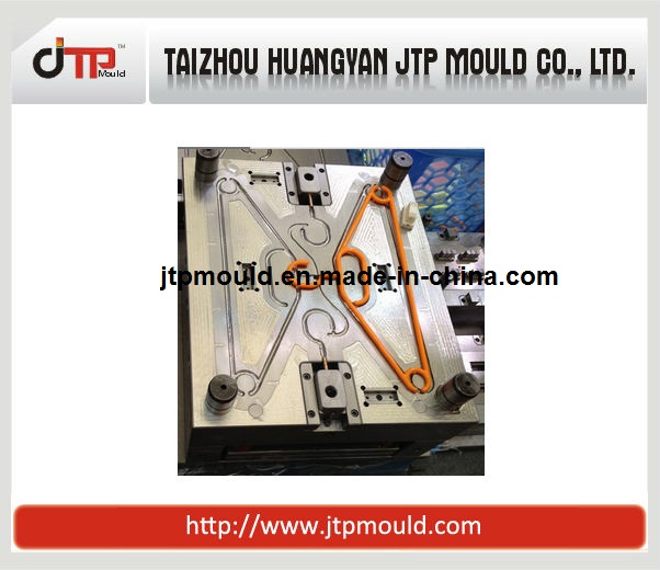 4 تجاويف معطف شماعات البلاستيك شماعات العفن