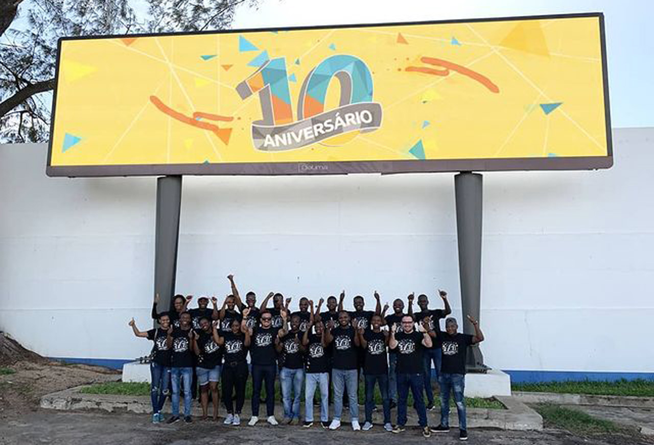 cartelera LED exterior &Aacute;frica.jpg