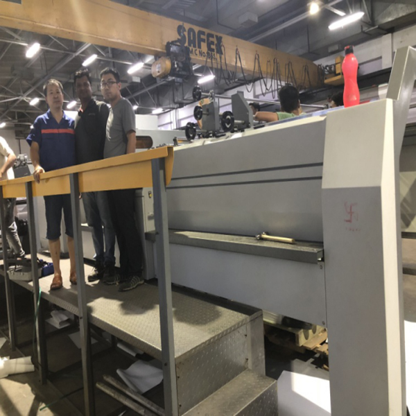 上海众鹤赴印度进行机器安装调试