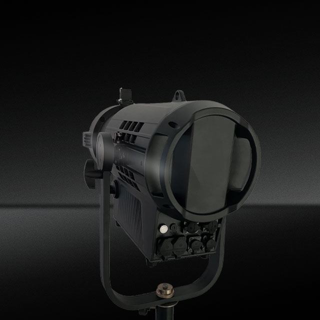 600 Вт водонепроницаемый RGBALC LED Theatre Fresnel Spotlight с Zoom