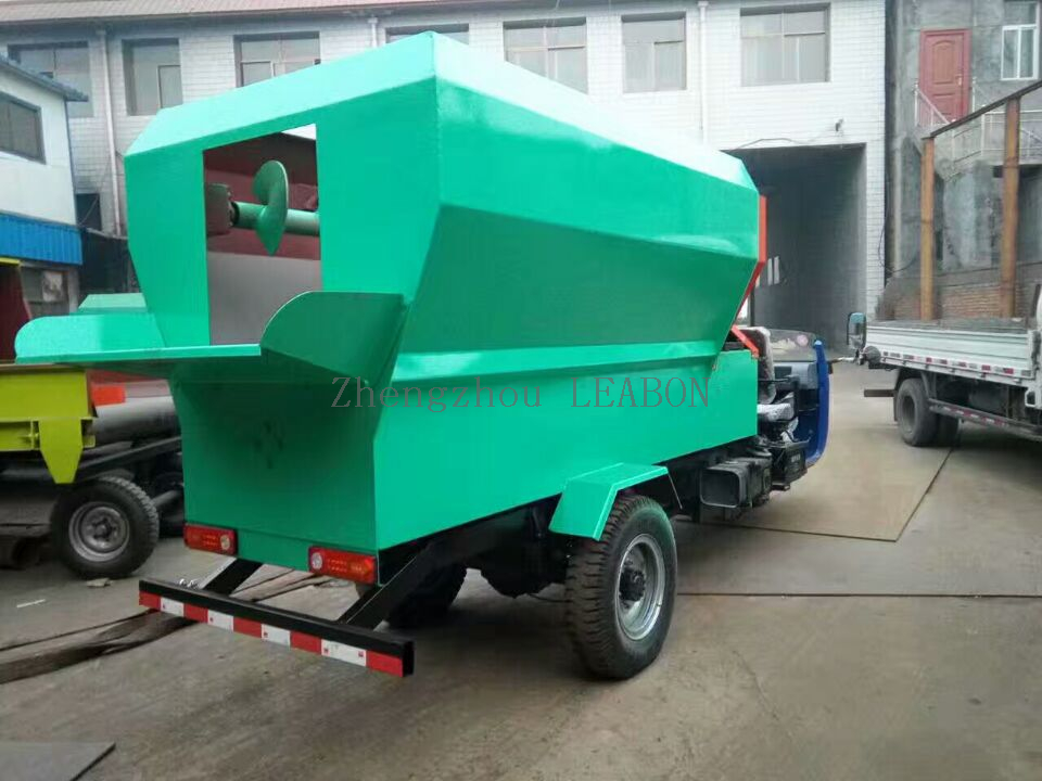 Hot selling Vehicle-mounted TMR Feed Mixer 