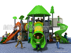 Giochi all'aperto per i parchi giochi all'aperto per bambini 