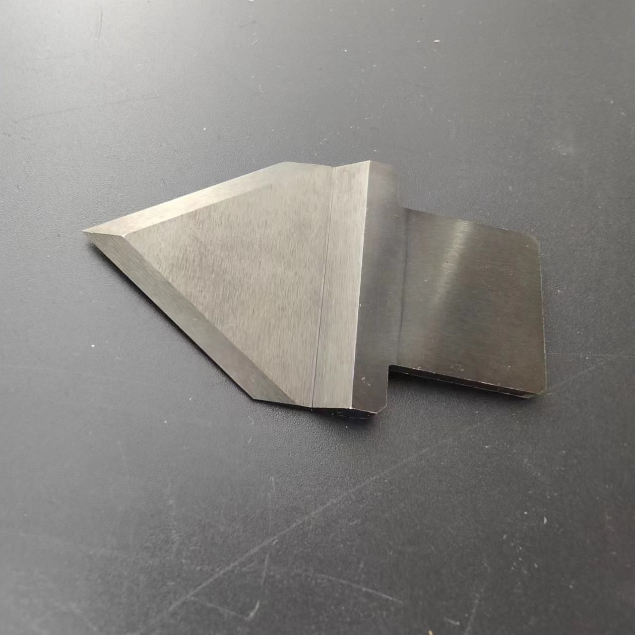 Custom Triangular Blade for Food Packaging Film Cutting