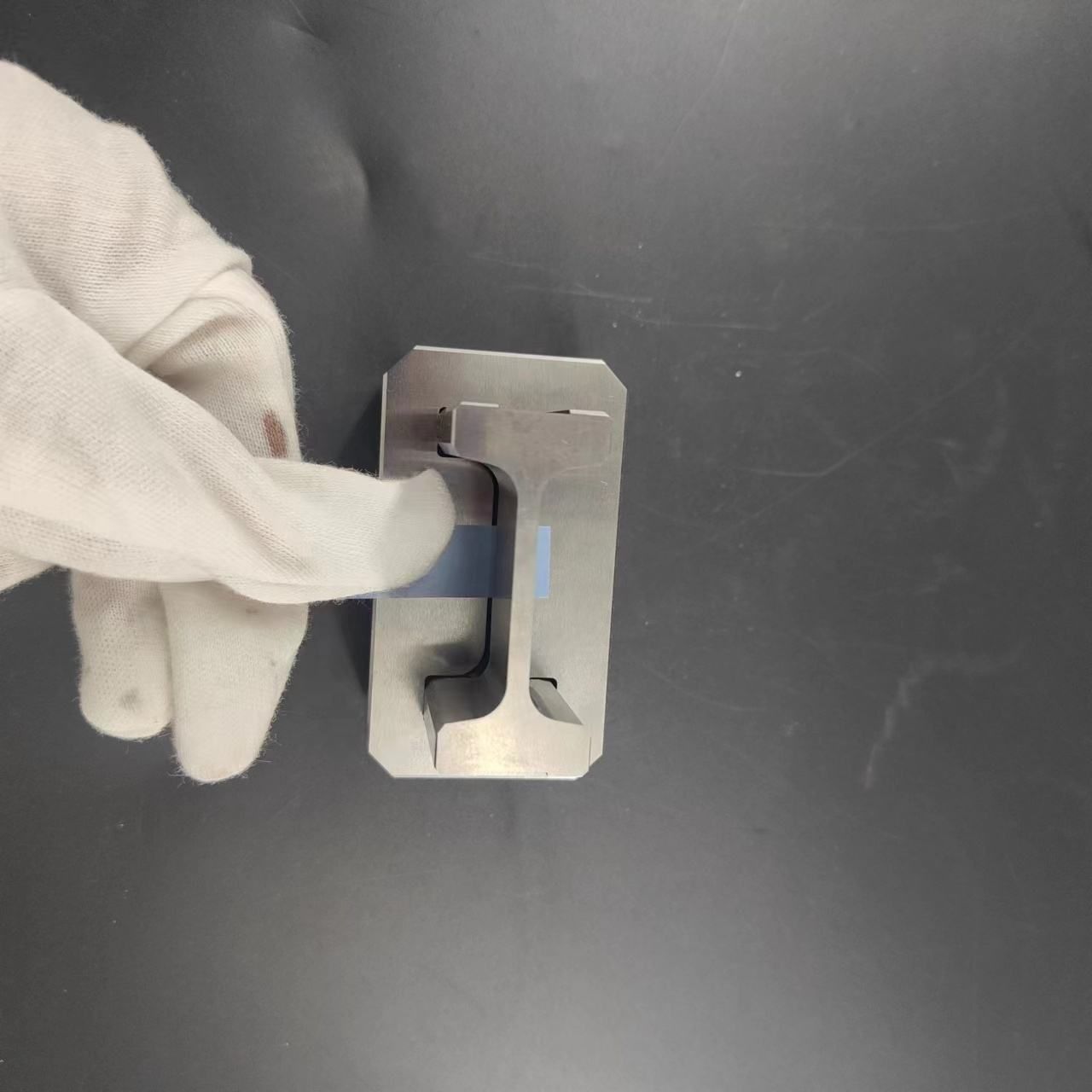 针对纸制品切割的定制化塑料包装解决方案