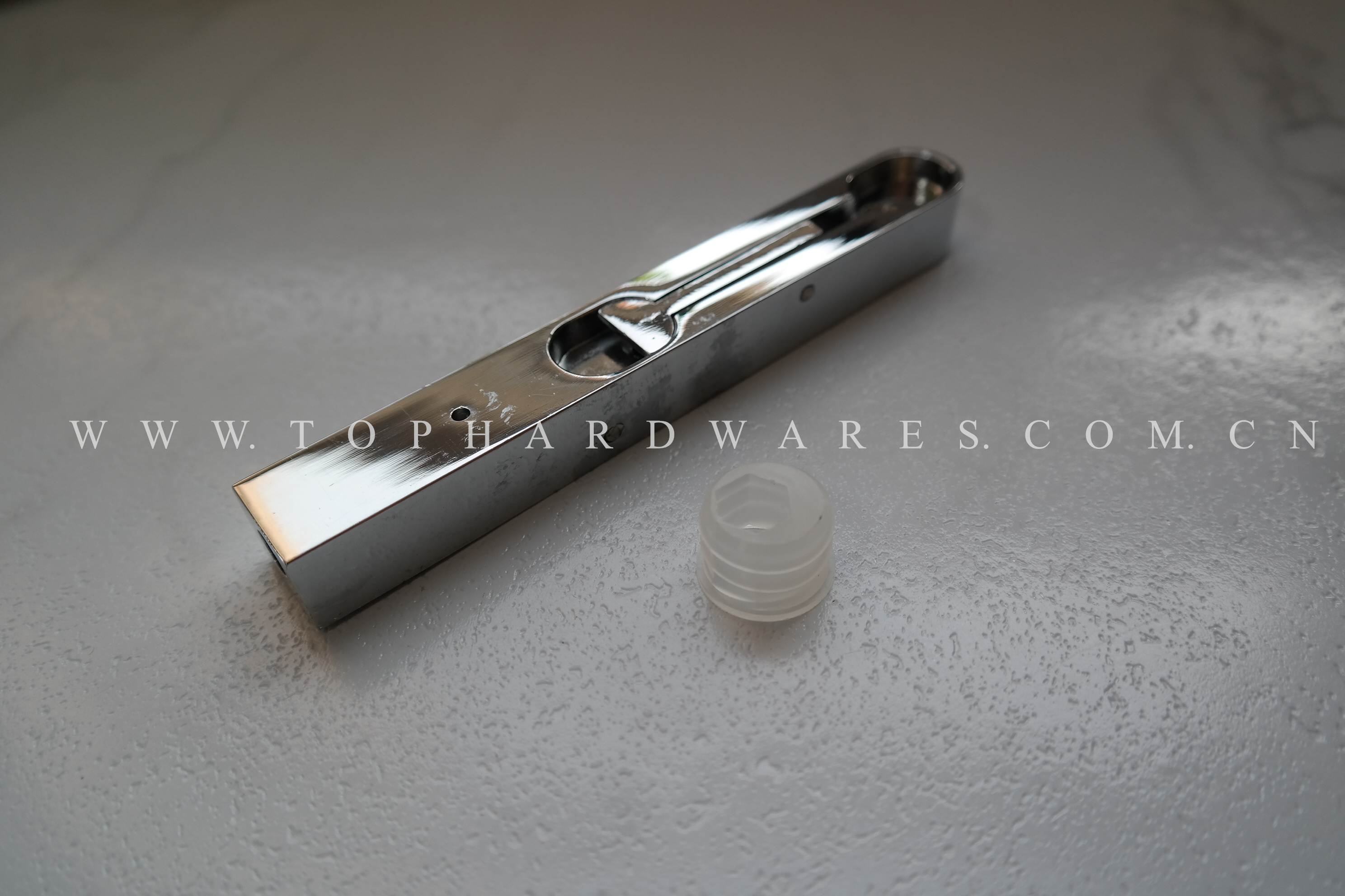 Top-150 zinc alloy concealed bolt (2)