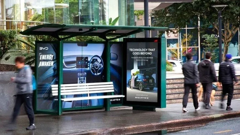 Elevar su marca: ¿Por qué elegir anuncios de paradas de autobús para su campaña?