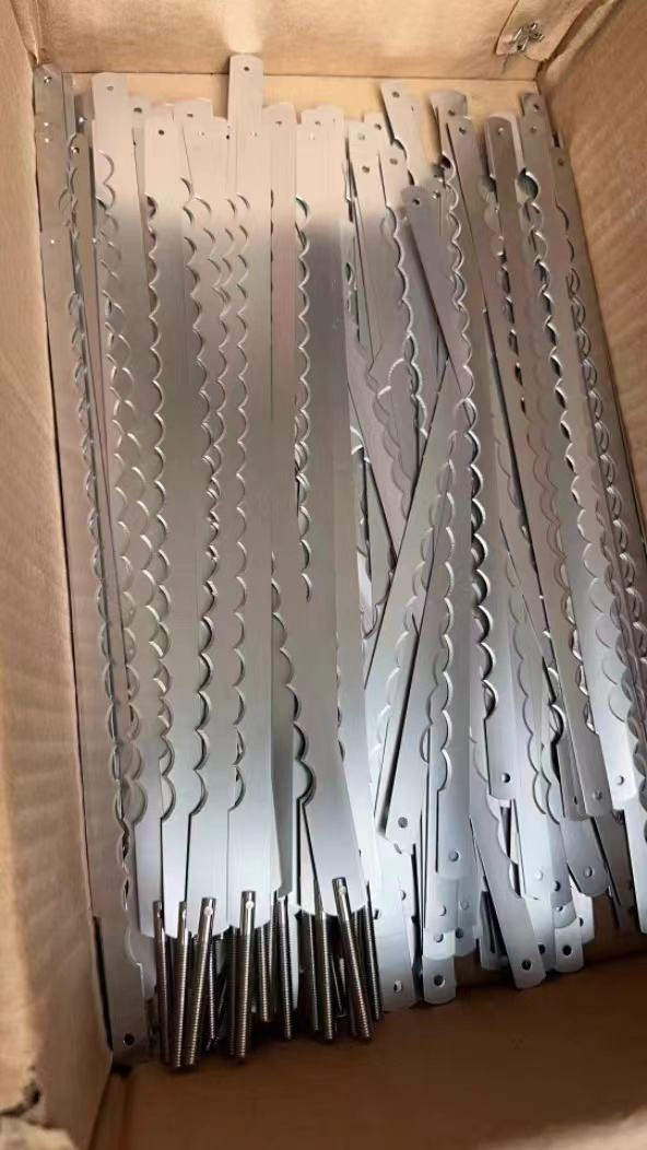 非标准定制食品级不锈钢面包和吐司切片锯齿刀片