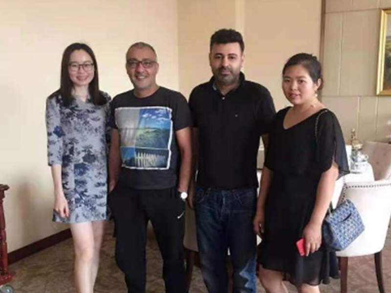 Bienvenidos de nuevo a nuestros clientes franceses