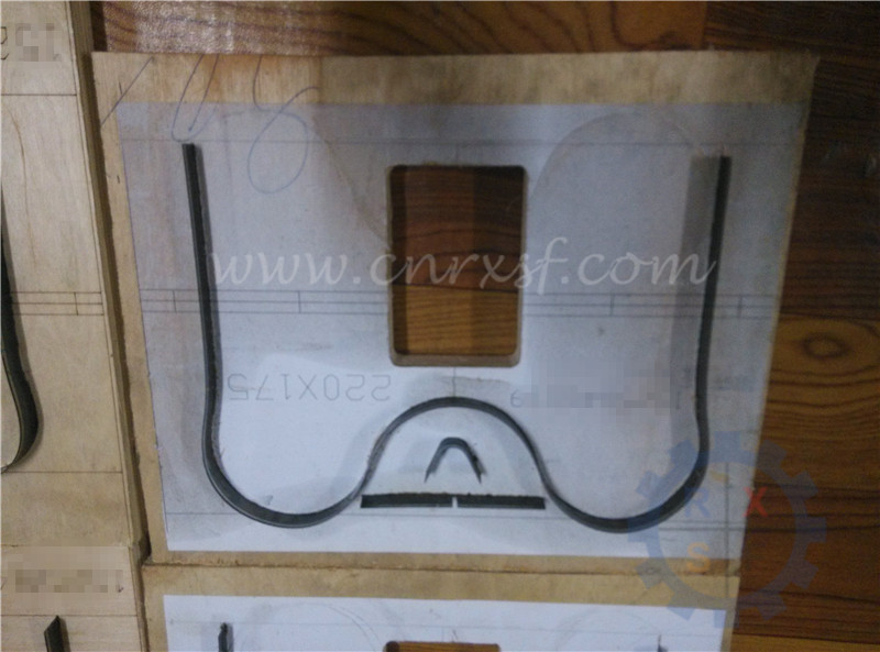 Custom plastic T-shirt bag cutting blade