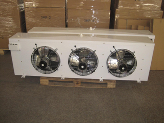 Unidade de resfriamento de ar para armários de refrigeração com espaço para aletas de 4,5 mm