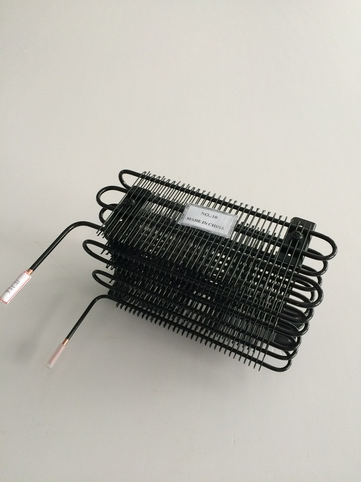 Динамический конденсатор с проволочной трубкой для морозильной камеры