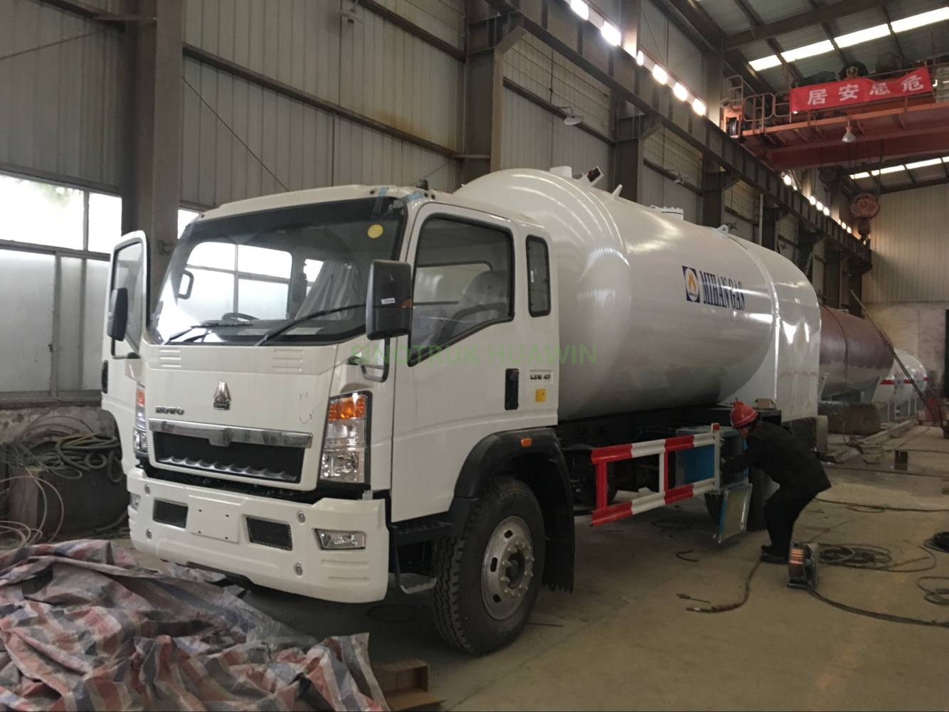 SINOTRUK HOWO 4x2 LPG Truck - Buy LPG tank trucks for sale, lpg gas ...