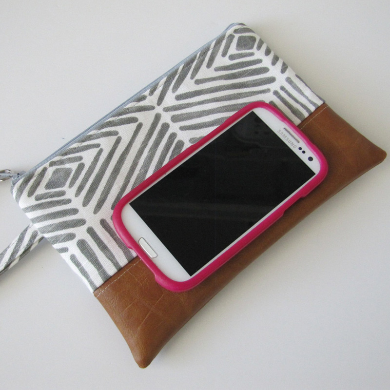 Grey Wristlet Wallet/Vegan Leather Clutch Purse/Cellphone Wristlet iPhone wallet