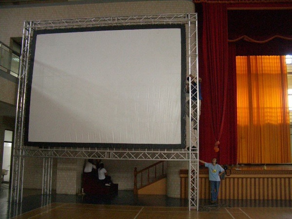 5684eebde1f25b36038efea7-5-large