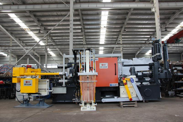 يموت صب آلة قذائف المحرك