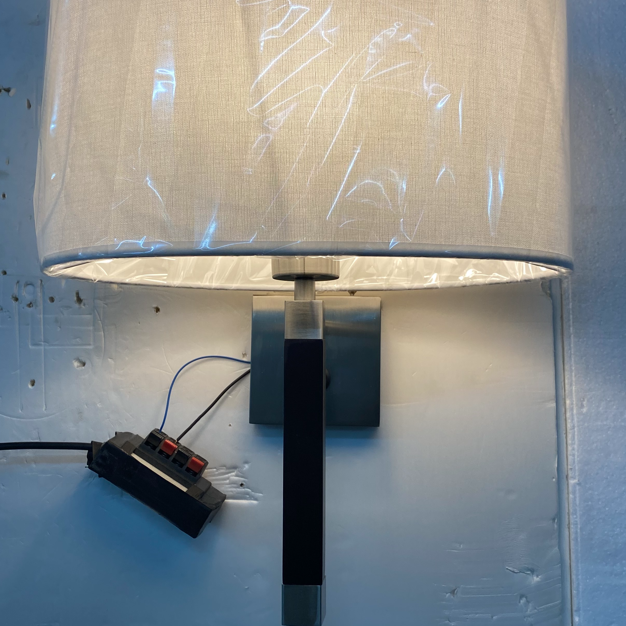Современный простой тканевый металлический деревянный гостиничный проект на заказ настенный светильник (KYT-11W)