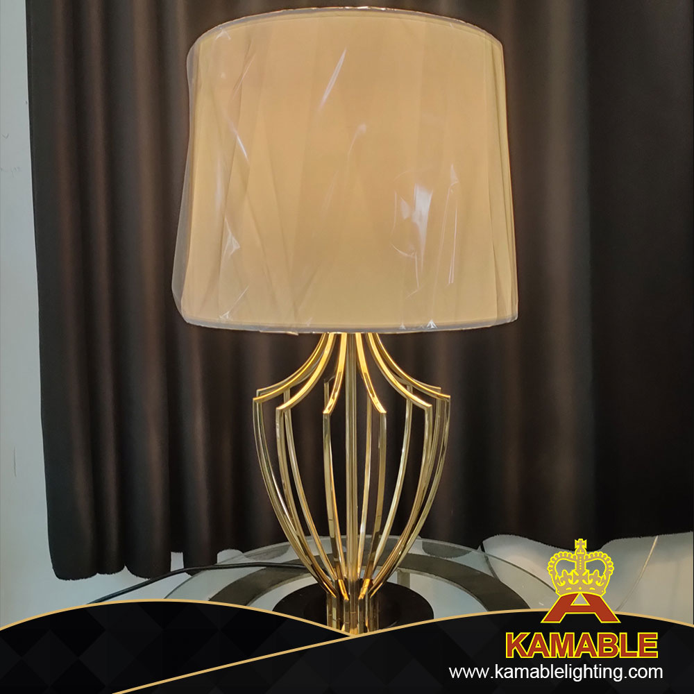 Блестящая позолоченная замечательная настольная лампа из ткани на вилле (KIB-12T)