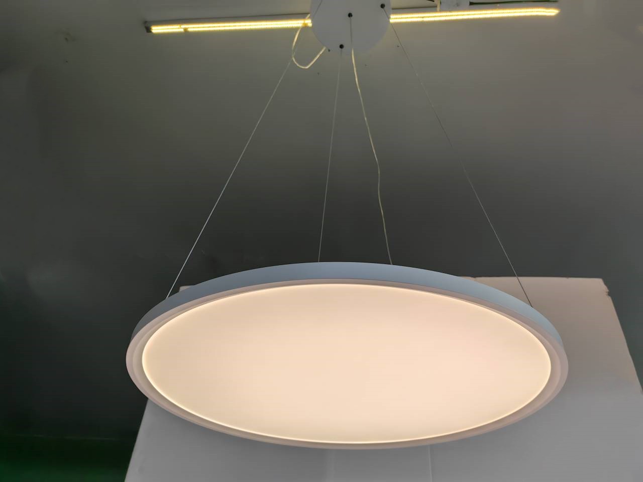 Simiplfied круглый белый алюминиевый металлический подвесной светильник для помещений в офисе (KIH-73P) 