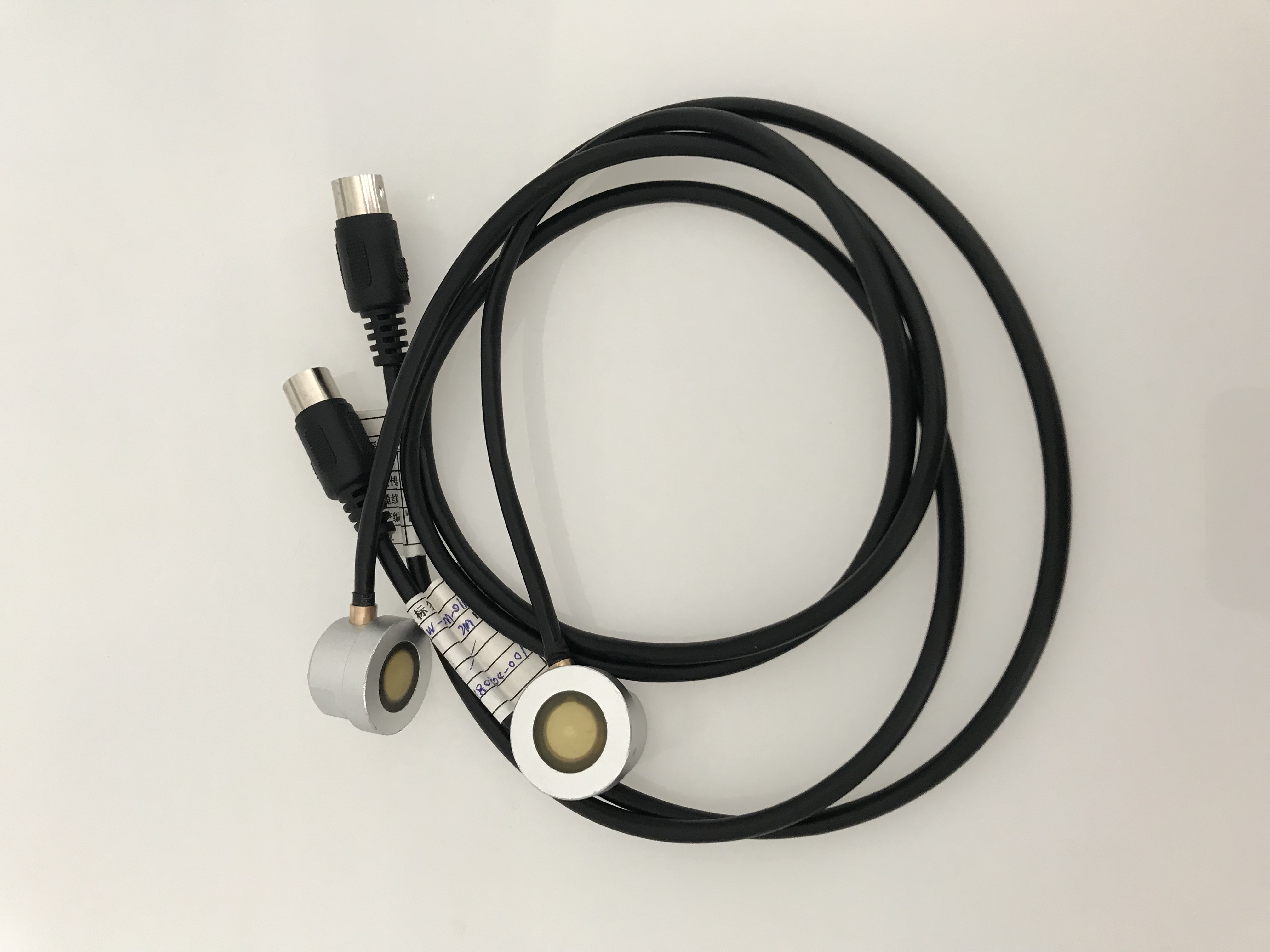 Transductor de nivel de combustible ultras&oacute;nico 2MHz para medici&oacute;n de profundidad