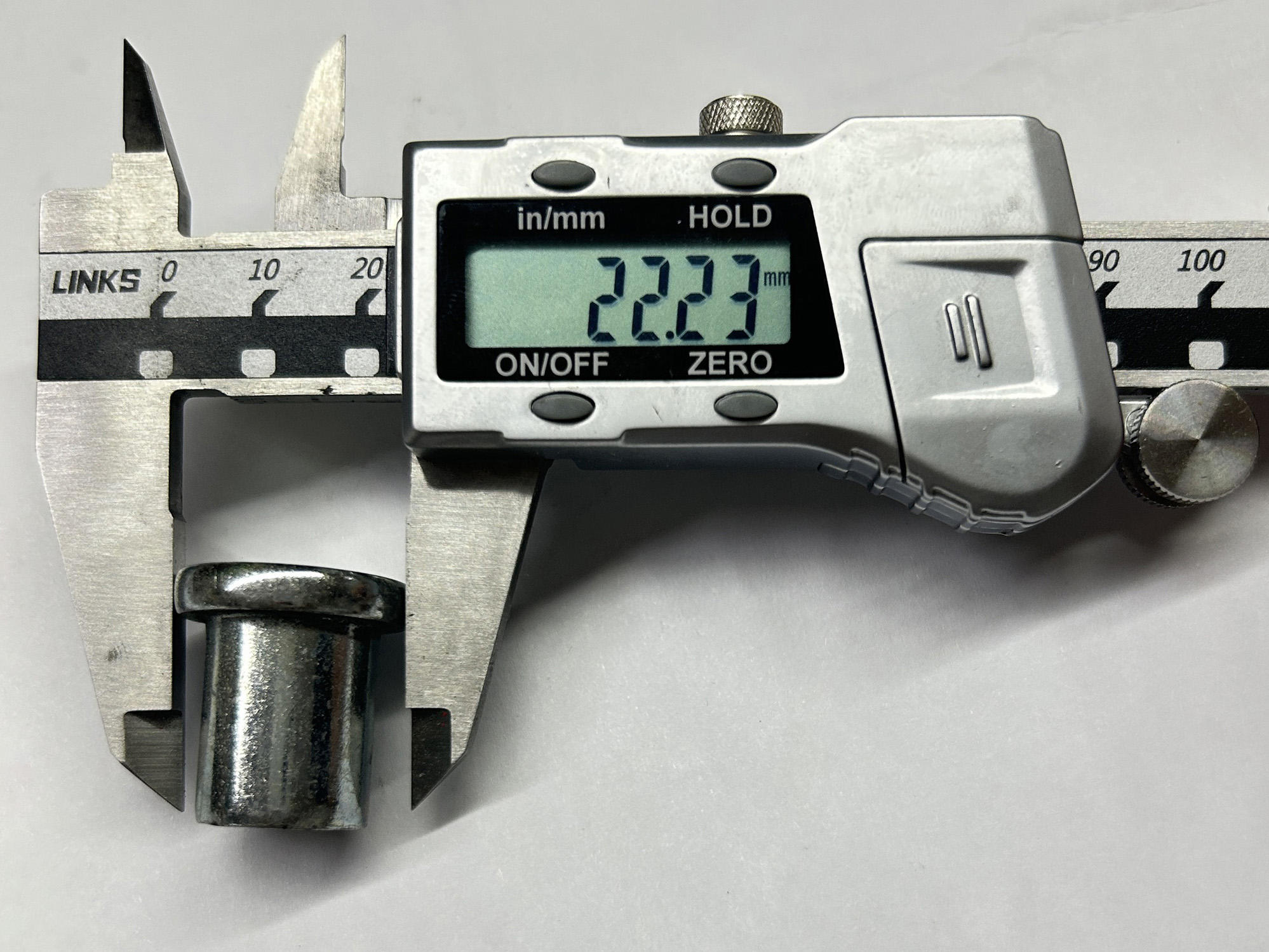 Tama&ntilde;o del remache del acoplador de andamio