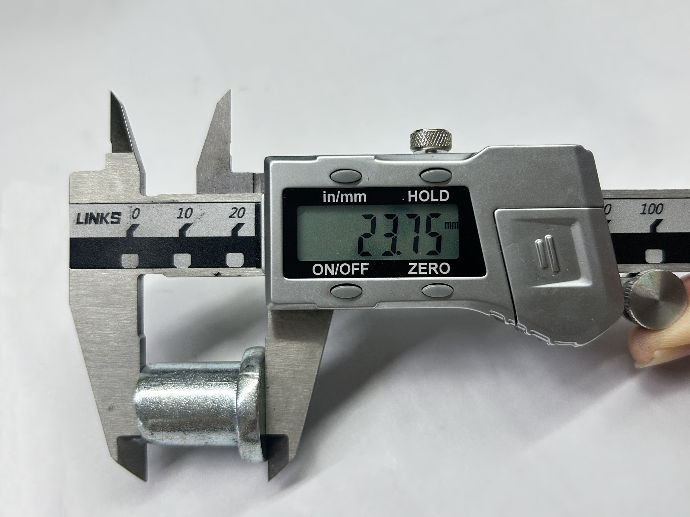 Tama&ntilde;o del remache del acoplador de andamio 