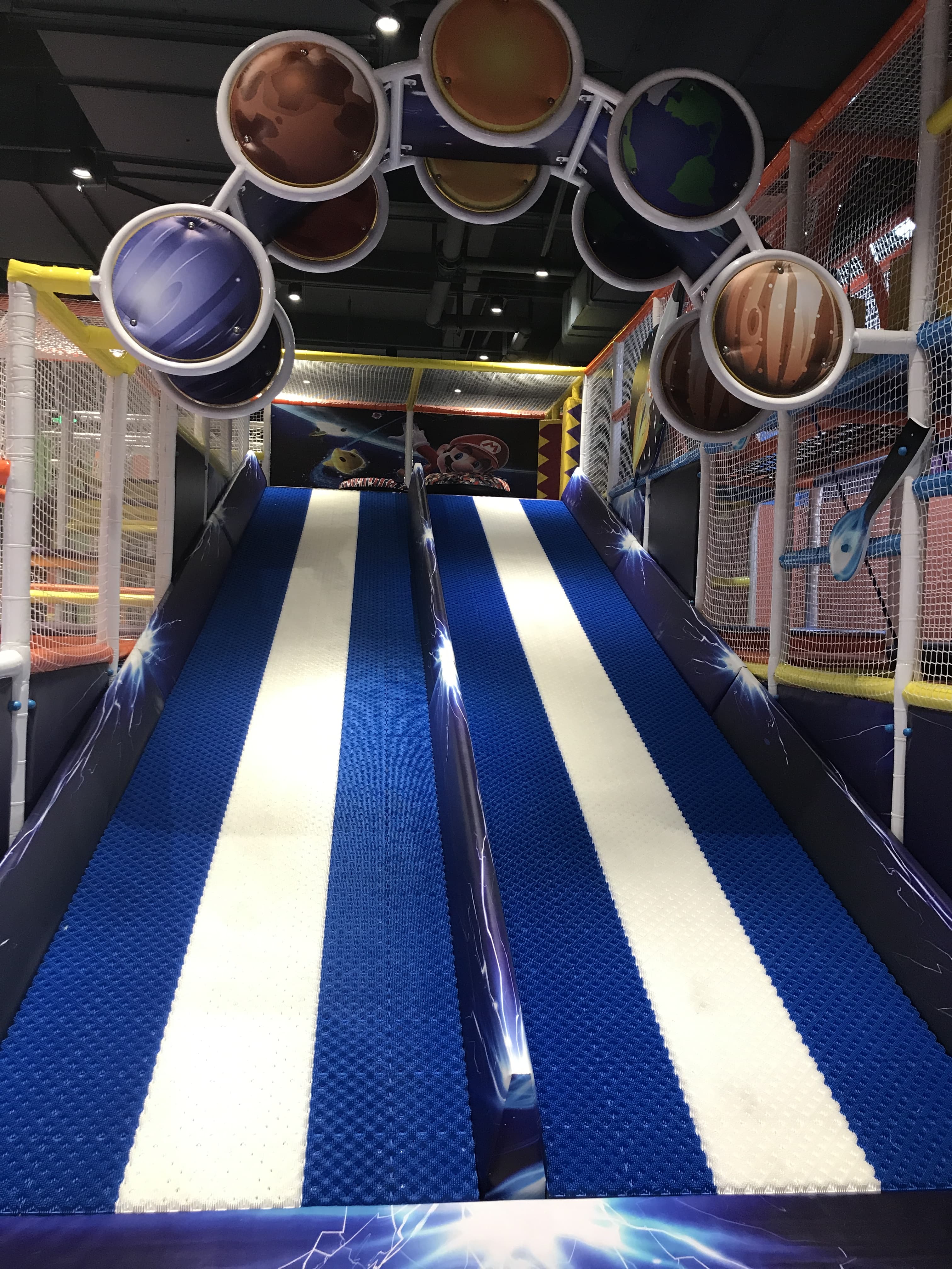 Slide di ciambella del parco giochi indoor in Cina