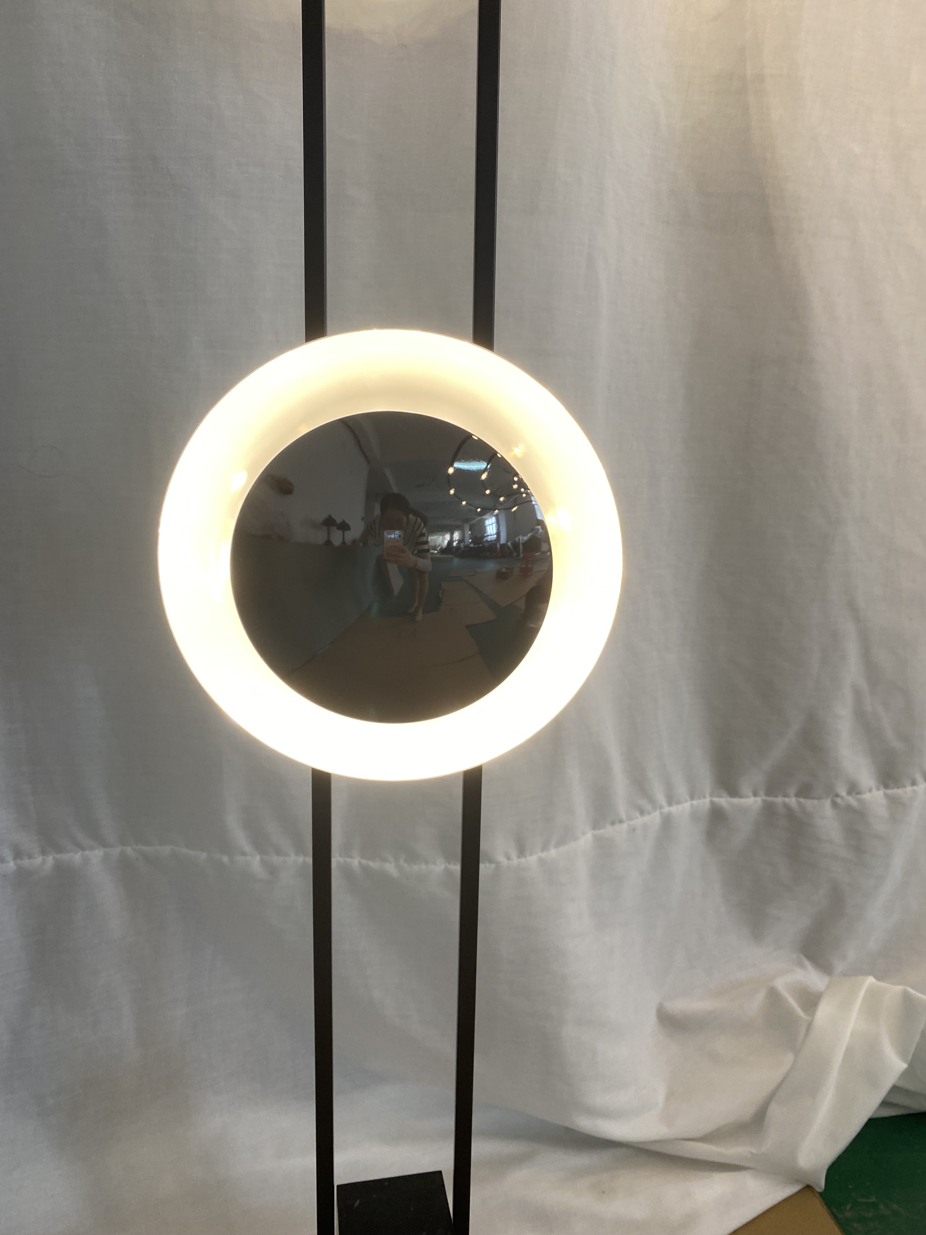 Нежный дизайн в скандинавском стиле, зеркало, круглый утюг, напольный светильник для виллы (KYA-10F)