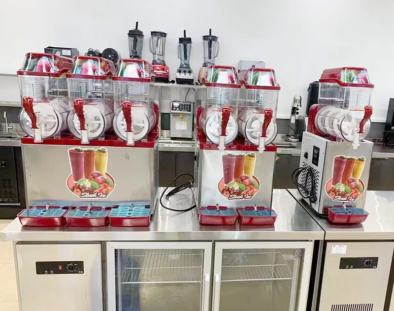 a Snow Melting Machine with Large Capacity High Efficiency and Low Cost for Making Snacks and Cold Drinks