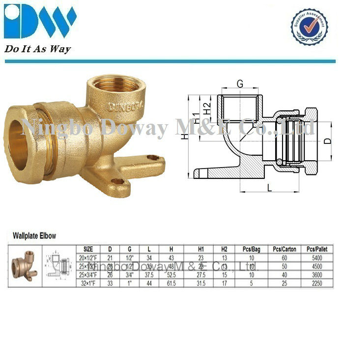 Coude plaqu&eacute; au mur en laiton pour tuyau PE