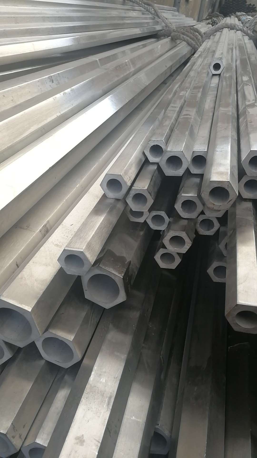 AISI 304 cold drawn hexagonal stainless steel tube