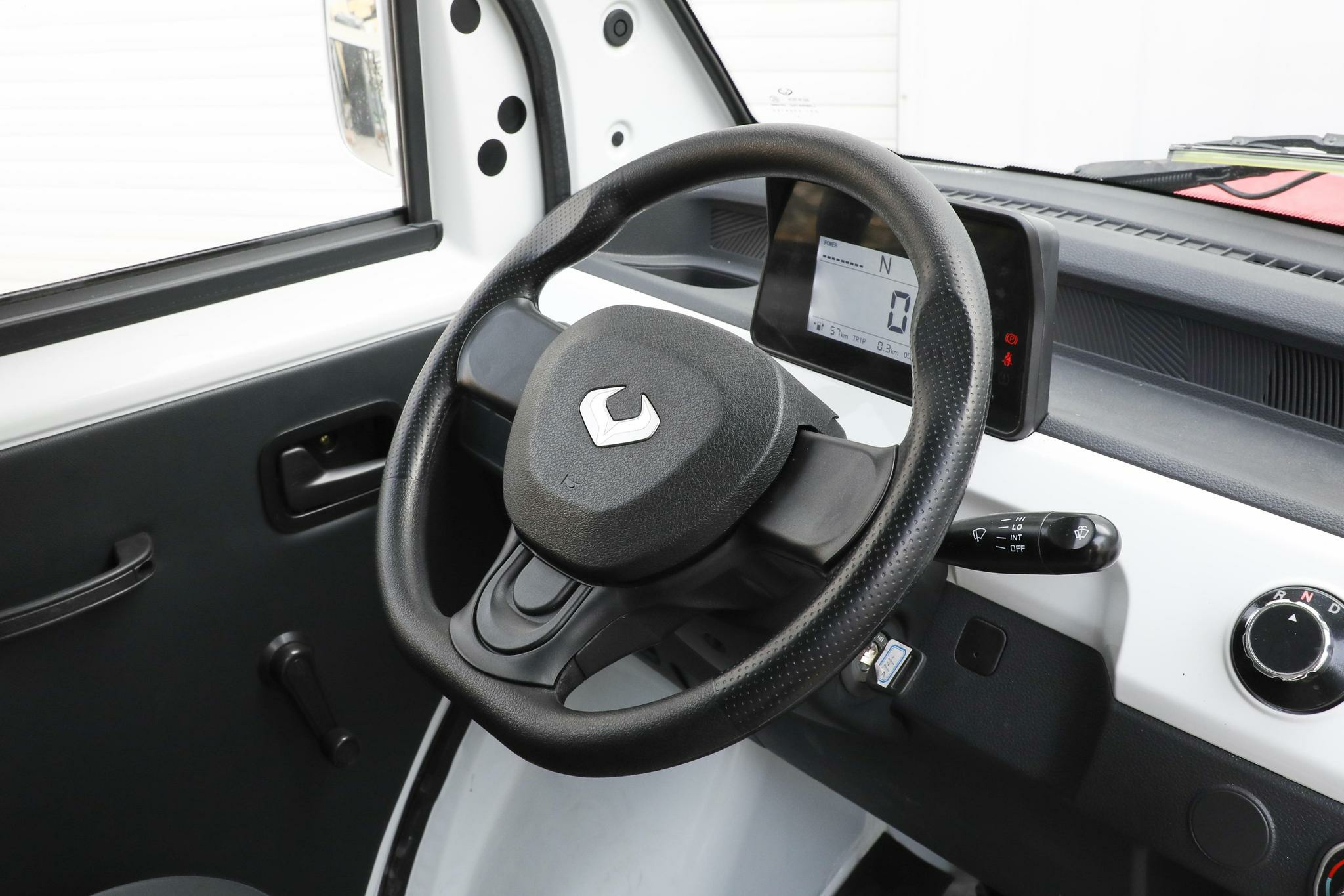 Supermercado Mini Cargo Electric Cargo Van Automatic EEC Camina con dirección RWD izquierda para una entrega eficiente realizada en China