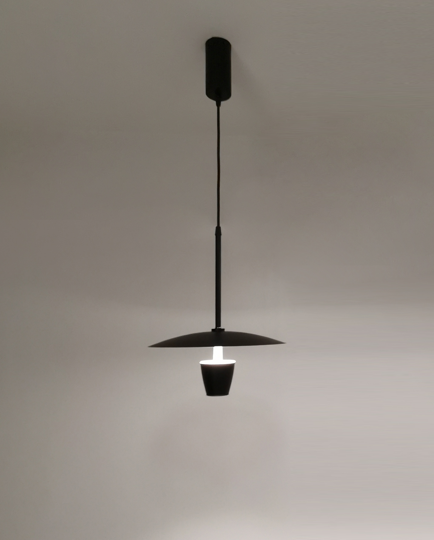 Интерьер спальни простой современный металлический подвесной светильник (KH816-L) 