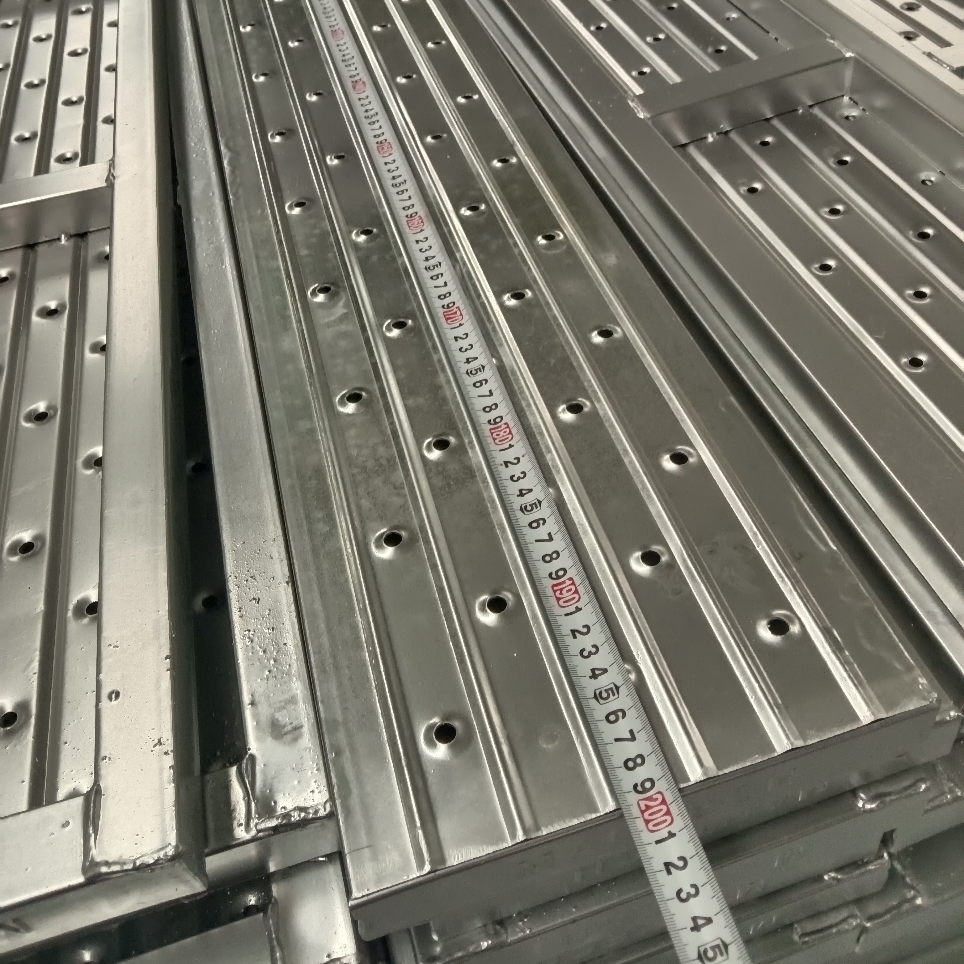 Plank de acero cerrado de 2.0m