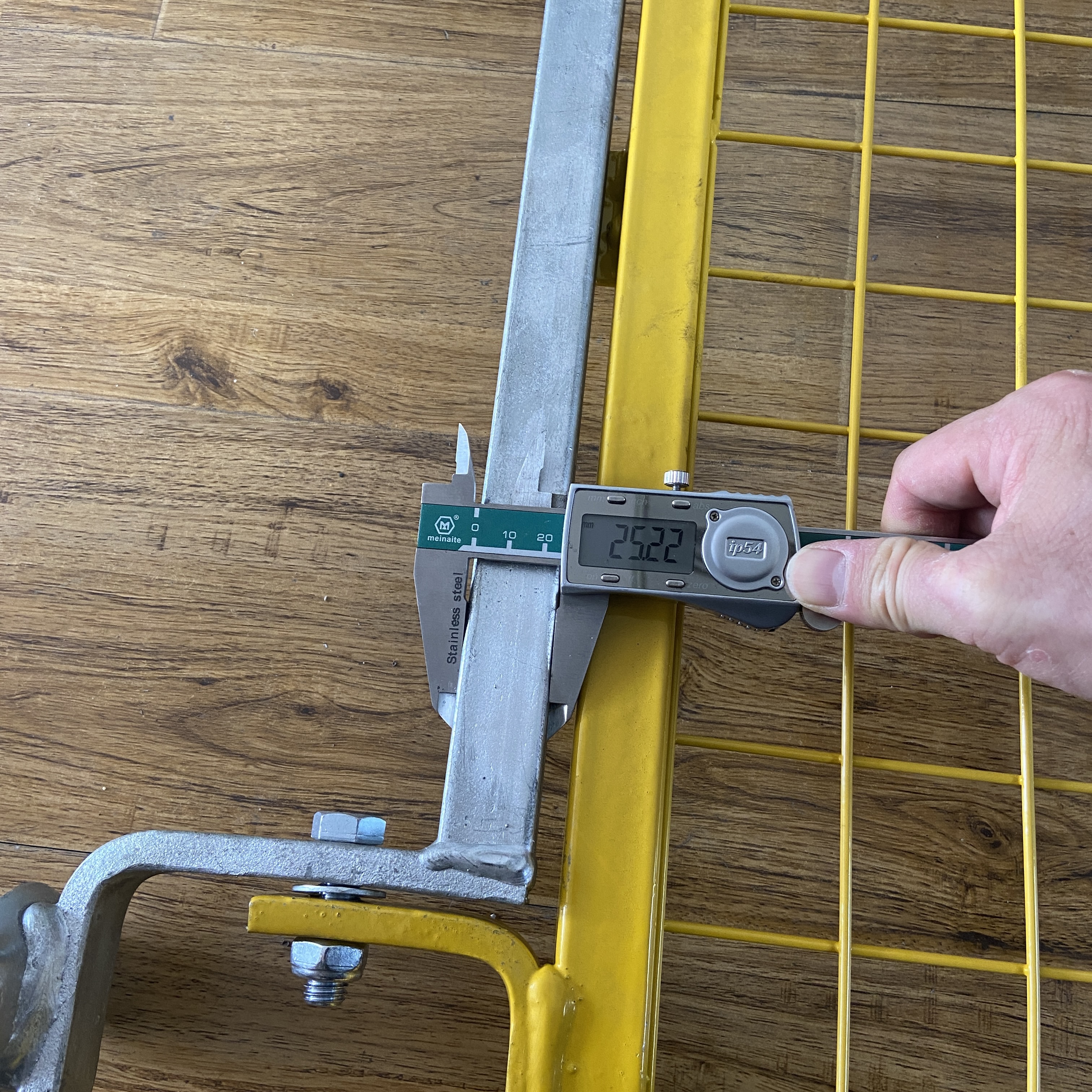 Prueba de puerta de acceso a escalera 