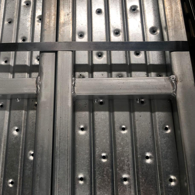 BS1139封闭的钢脚手架步行板