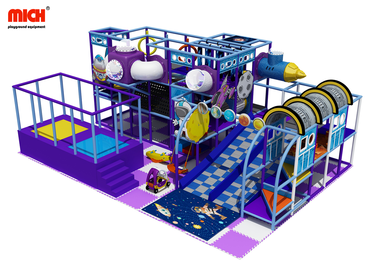 Área de recreação suave infantil com slides de donut