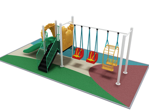 Playground ao ar livre para crianças com balanços e slides