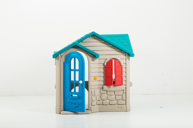 Kinder im Indoor/ Outdoor Cottage Playhouse