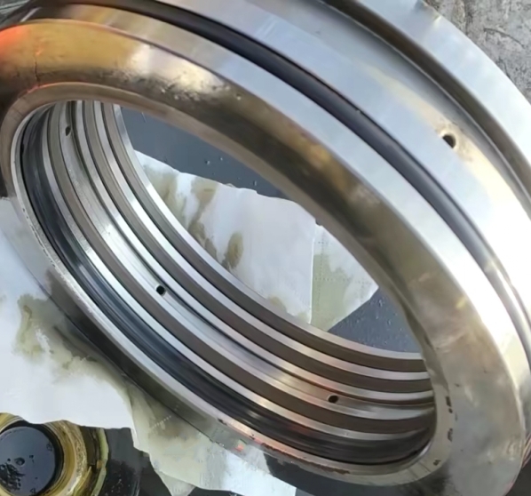 How to Correctly Warm Up Your Hydraulic Breaker and Excavator in Winter