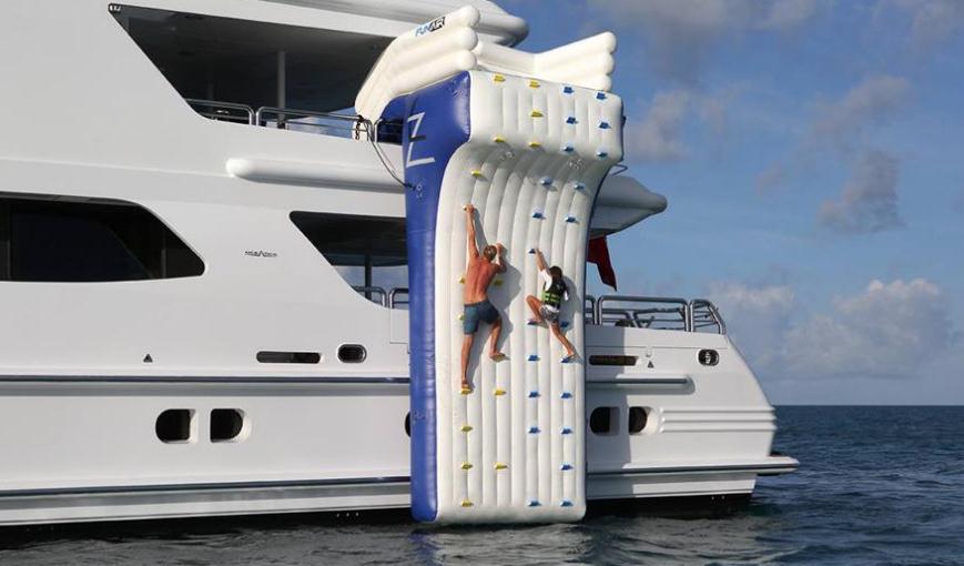 Crazy Inflatable Climbing Wall Water Game For Yacht