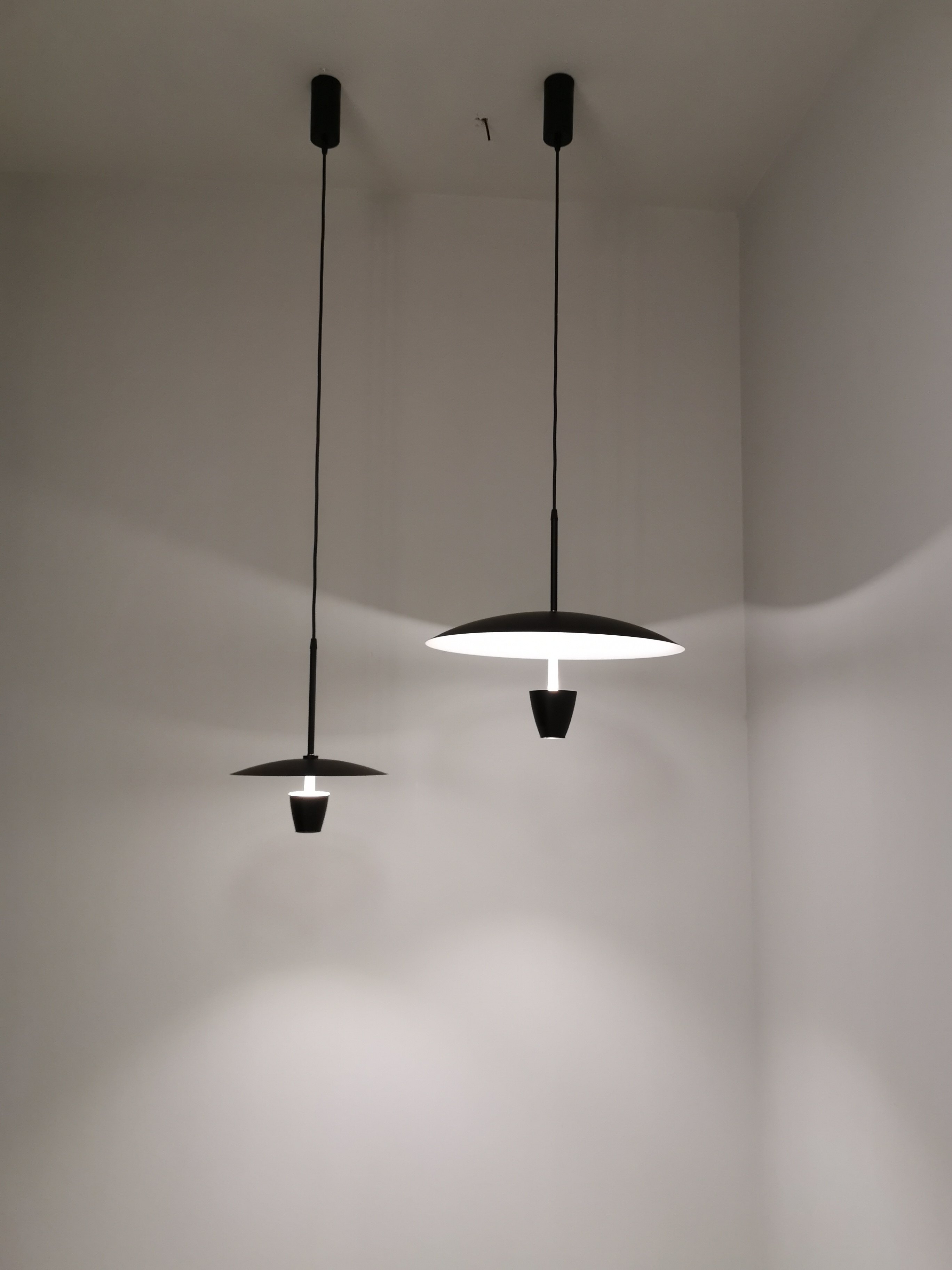 Интерьер спальни простой современный металлический подвесной светильник (KH816-L) 