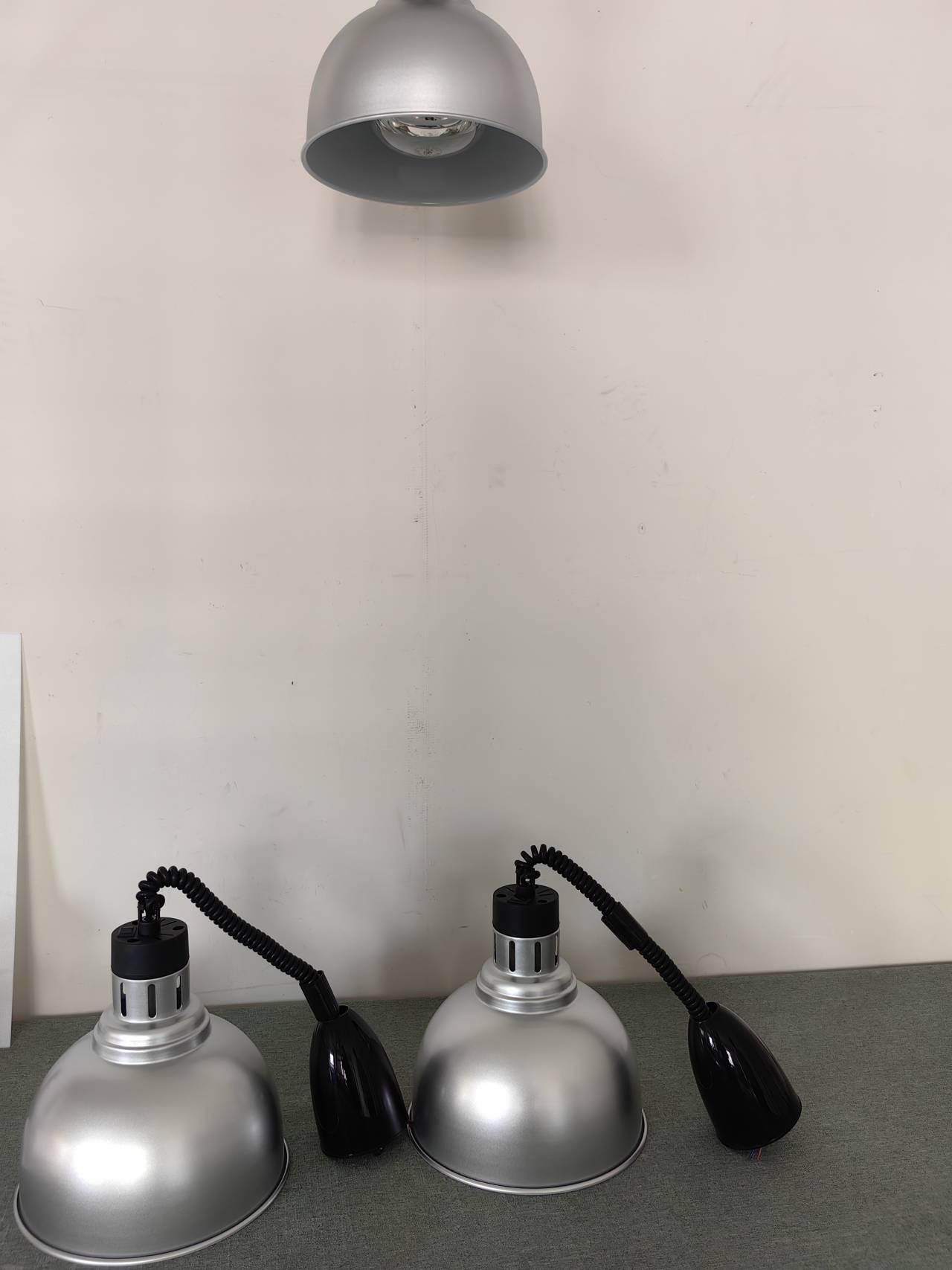 Подвесной светильник для помещений в кафе Chorme с серебряным металлическим оттенком (KIA-92P)