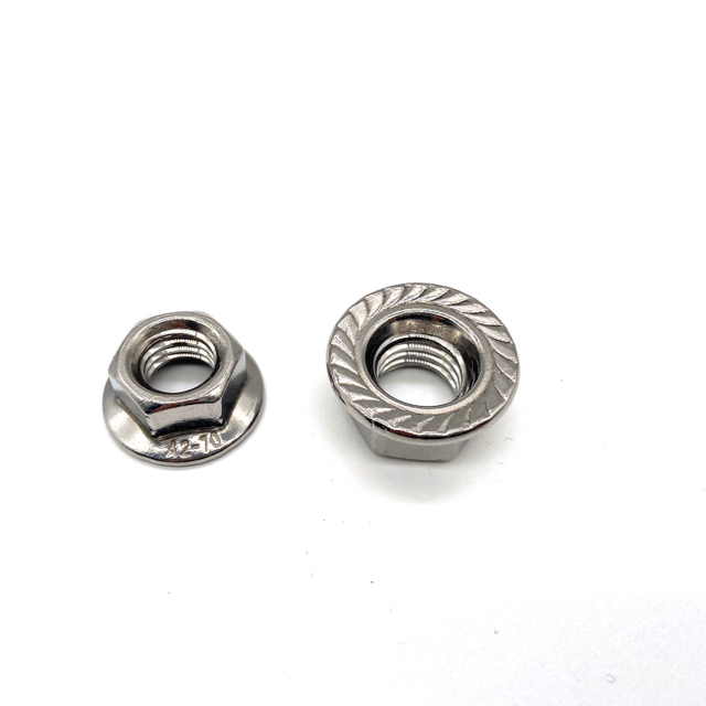 Nueces del reborde del hex. del acero inoxidable de DIN6923 SS304 A2-70 con dentado 