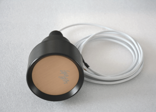 Transductor de distancia ultras&oacute;nica precisa de 22 kHz durante 30 metros.