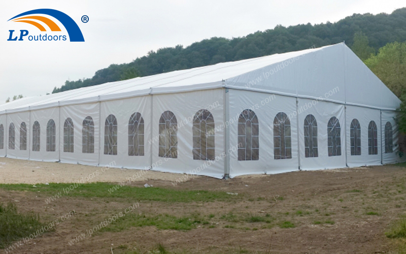 Палатка с большим прозрачным пролетом 20x50 м стала успешным мероприятием на фестивале еды на открытом воздухе