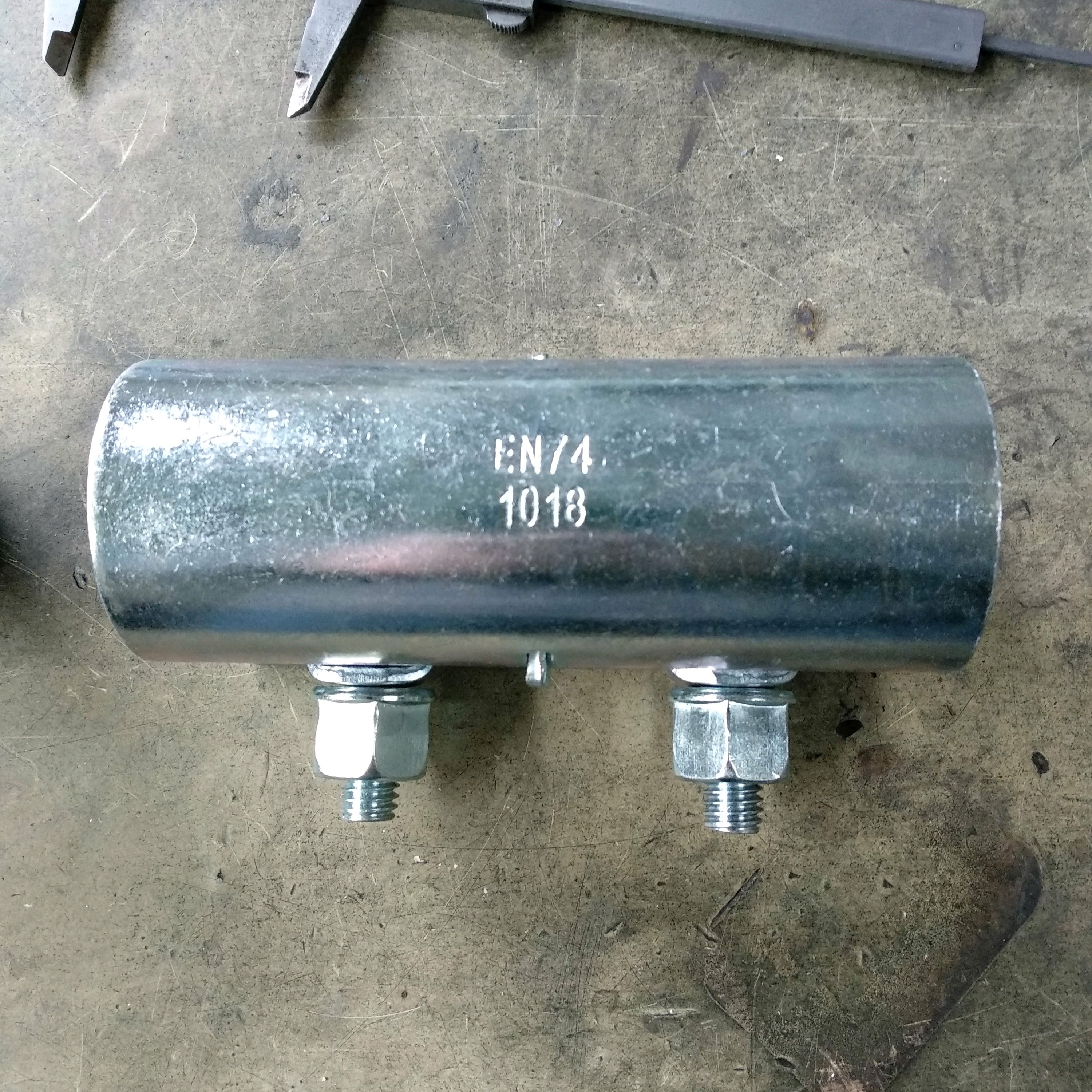 Acoplador de manga prensado