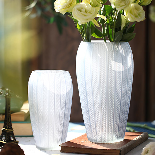Hot Selling Lantern Shaped Frosted Glass Vase for The Art of Inserting Flowers 