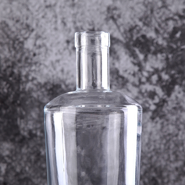 Luxury Heavy Brandy Glass Bottle for Liquor Clear Round Shape Bottle