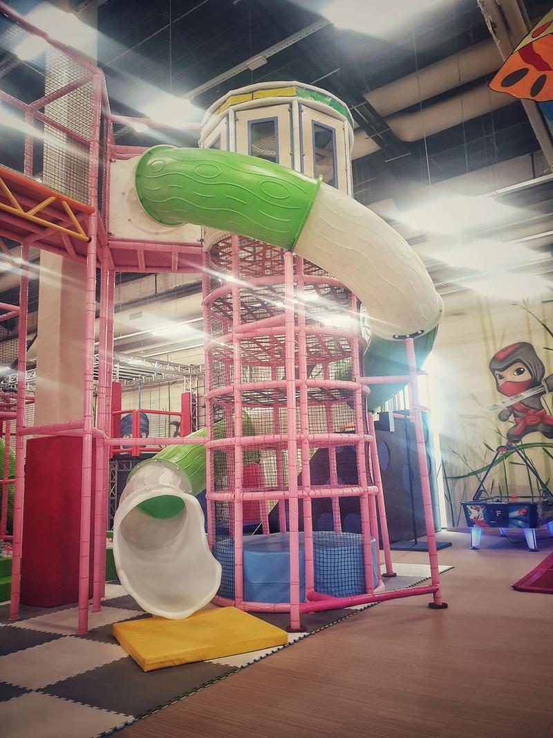 Slides de tubo em espiral de playground de playground da China