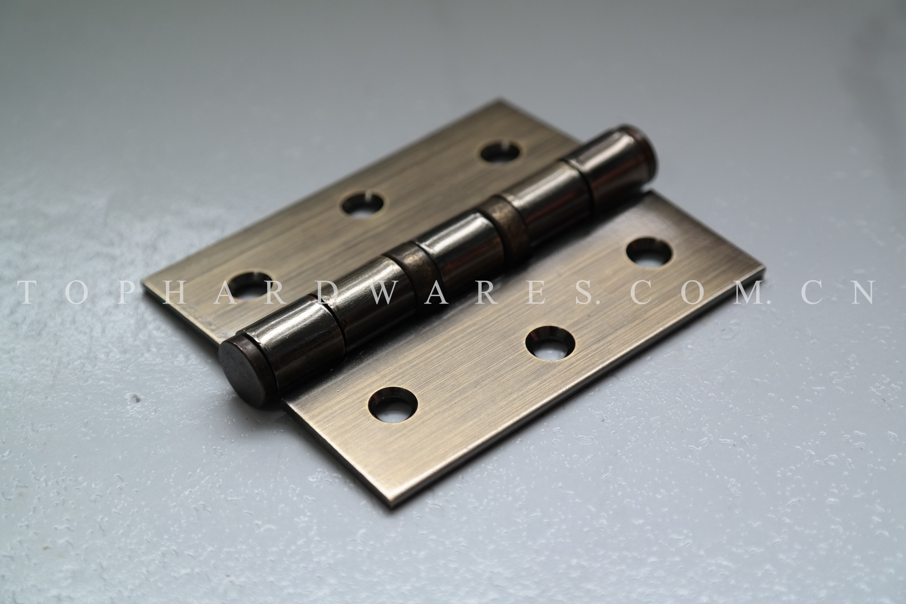 3025 AB